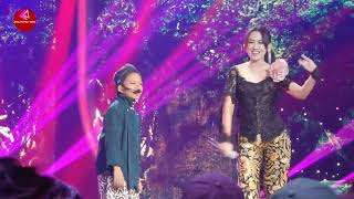 Download Lagu PADANG BULAN - HAPPY ASMARA FEAT FAREL PRAYOGA - LIVE AT PESTARIA MP3