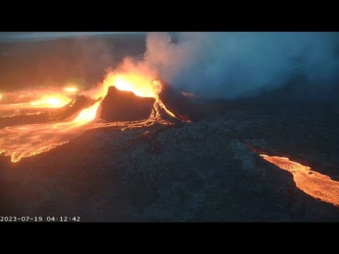 Video: Was bildet sich im Krater eines großen Vulkans?