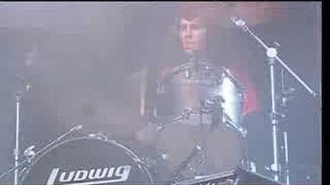 MGMT - 06 - 4th Dimensional Transition (Live @ Hovefestivalen 2008)