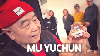 Congratulations in France. Mu Yuchun. It's his birthday.