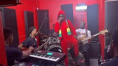 Kuami Eugene Performing Life Band Of His Song ft Shatta Wale x Samini ''Ghana We Dey''.