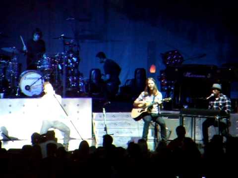 Maroon 5 - If I Ain't Got You by Alicia Keys (Live)