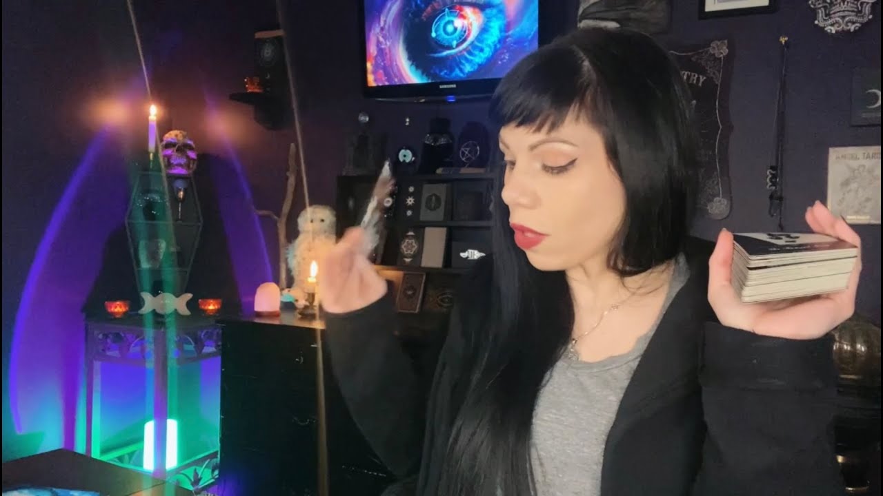 AQUARIUS ~ Things Move Quickly, Someone Really Wants Your Attention &.. A Big Breakthrough For You 🔥