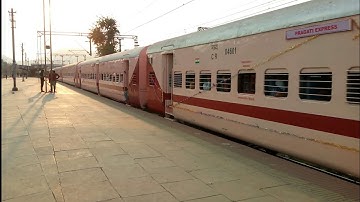 Inaugural Run With UTKRISHT Coaches mumbai Pune 12125 Pragati Express !!!