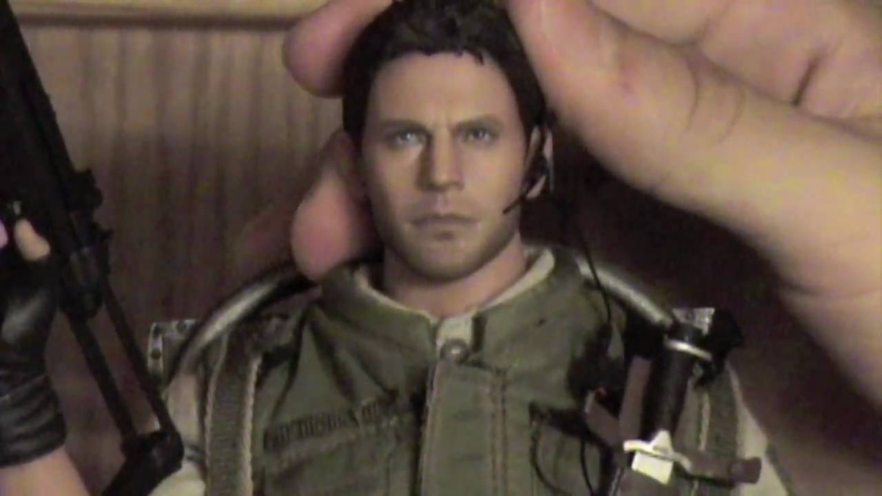 Hot Toys REsident Evil 5 Chris REdfield REview! - YouTube