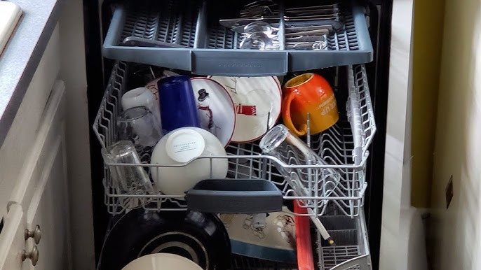 Bosch SHEM63W55N 24 300 Series Dishwasher Review: Is It Worth The Money? 