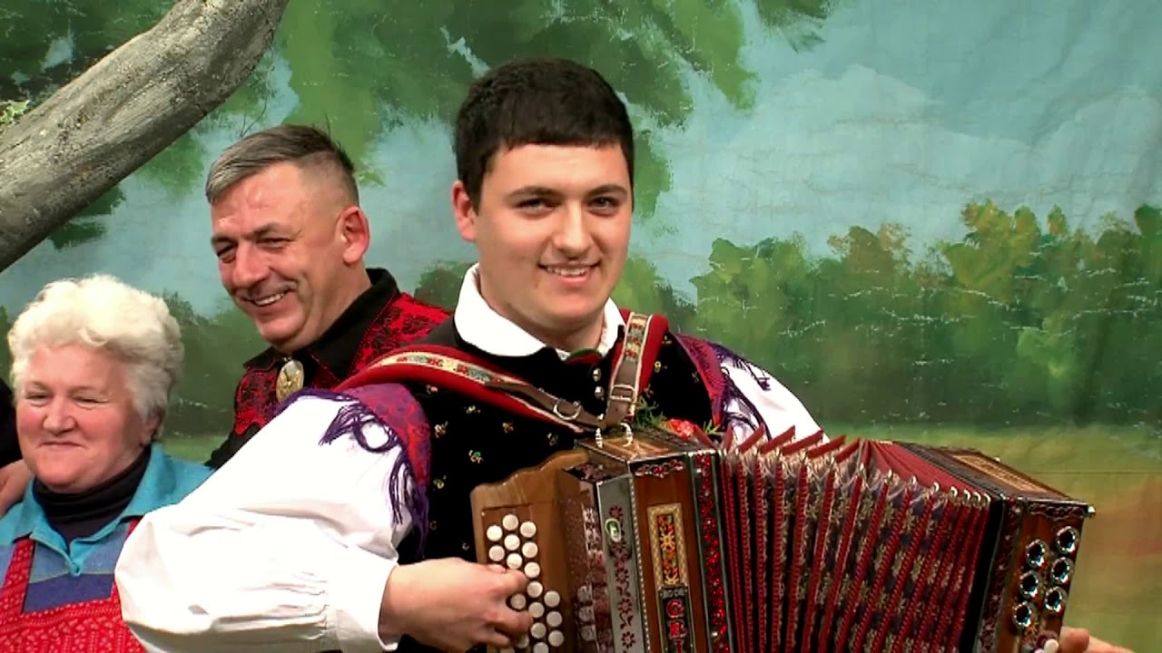 Družina Ogorevc s prijatelji - Orehovška polkica