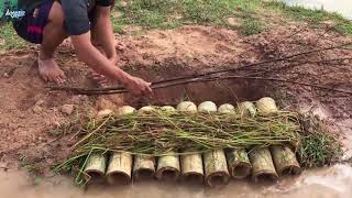 How To Make Simple Trap By Hand With Deep Hole And Bambo   Catch Fish And Crab In Simple Trap