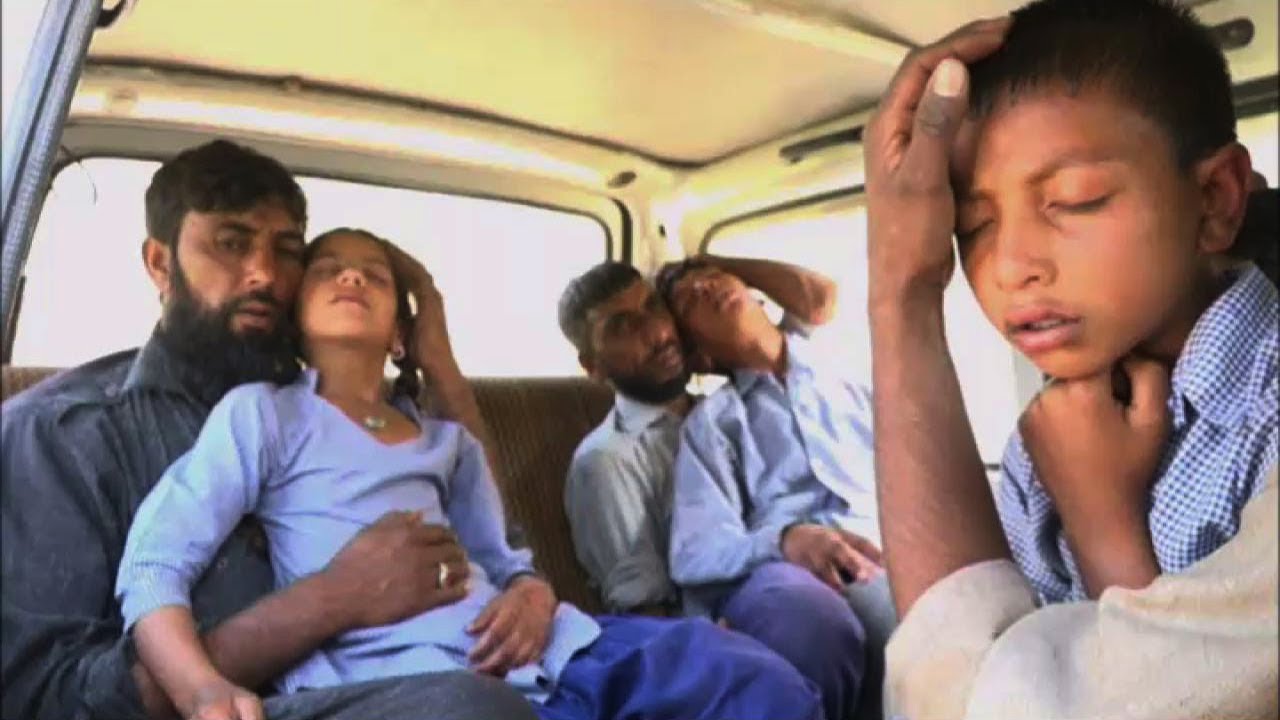 12 school children faint