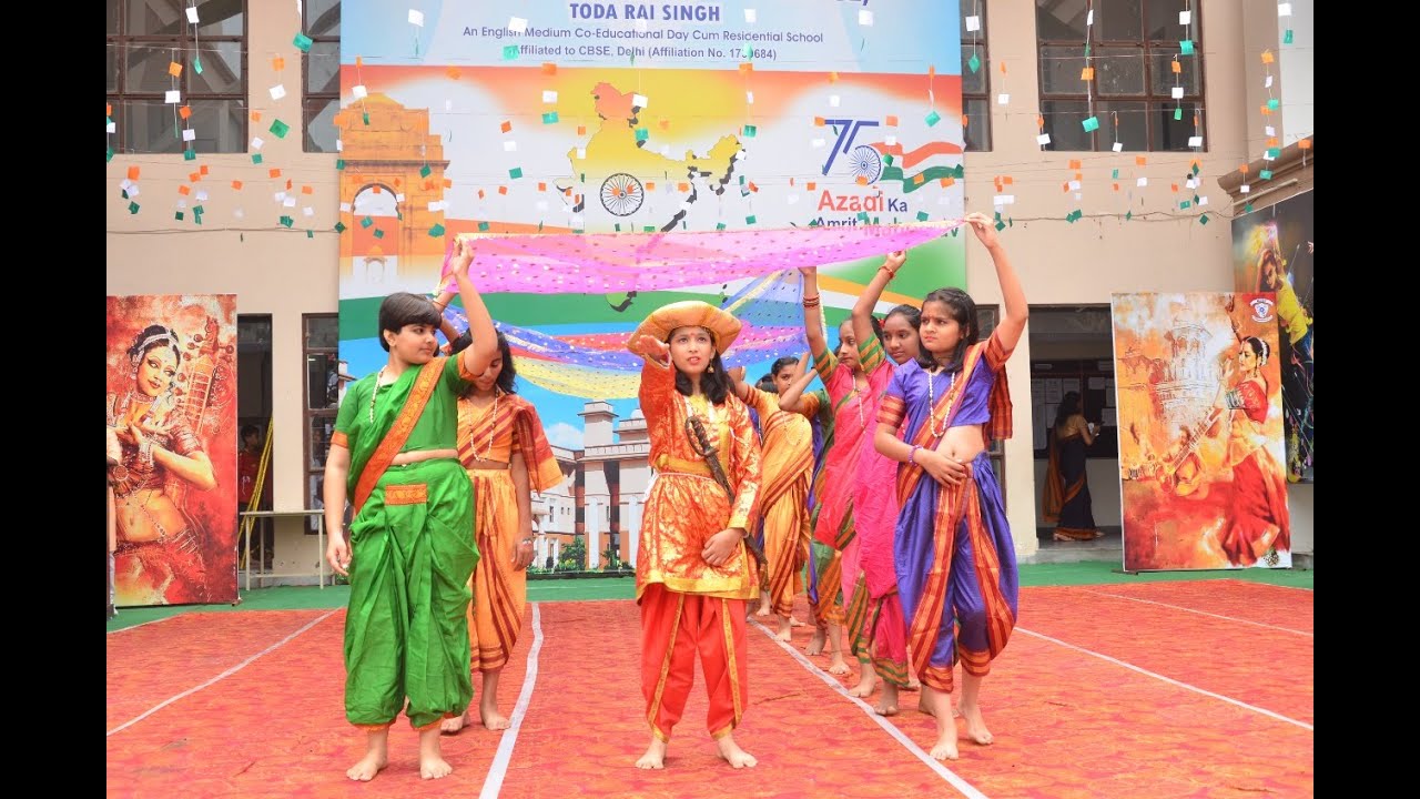 Dance Performance on Jhansi Ki Rani by student of B L International ...