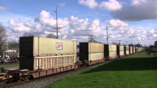 BNSF 4541 Leads A Garbage Train @ Old Town Tacoma, WA w Canon HF11