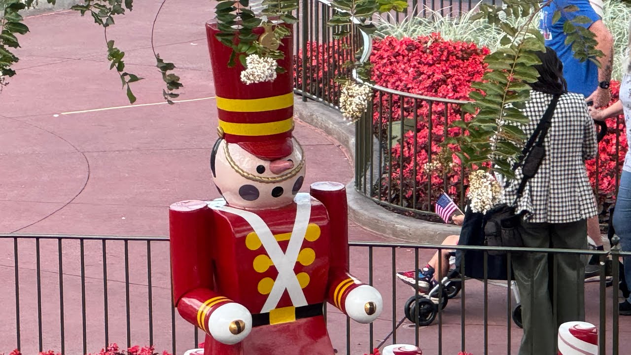 Рождественские украшения Диснея и Эпкот