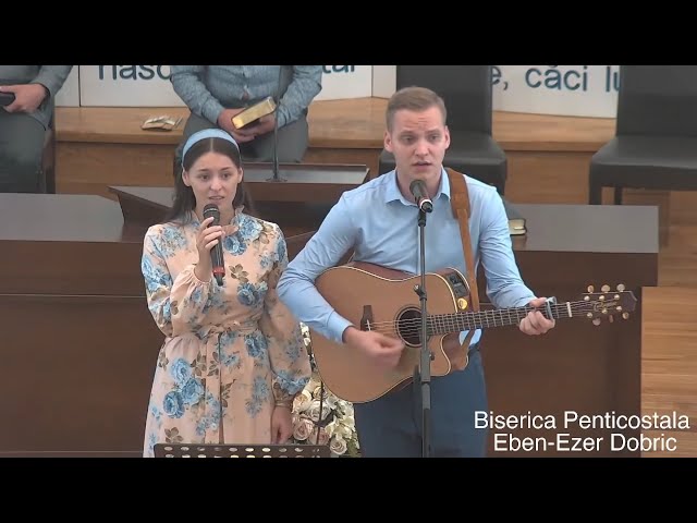 Manu & Andreea Tomuș - Acum privim spre cer sfios ca-ntr-o oglindă class=