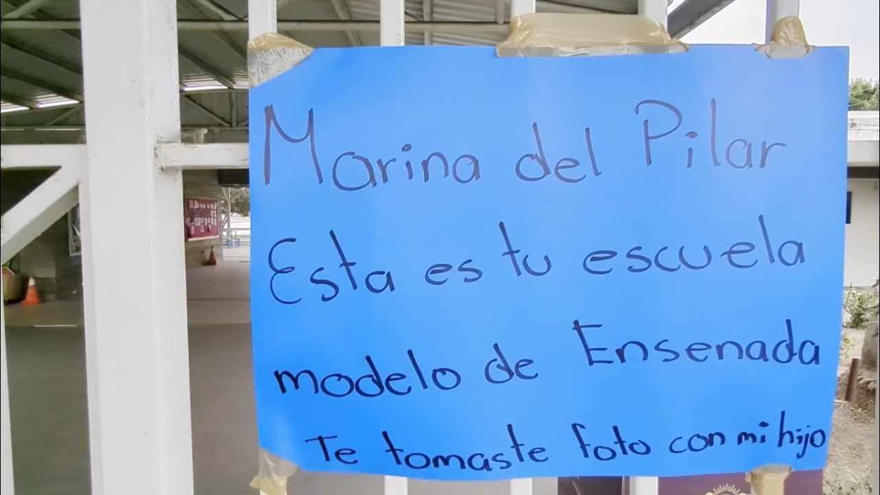 Manifestación por falta de maestros en escuela primaria - YouTube