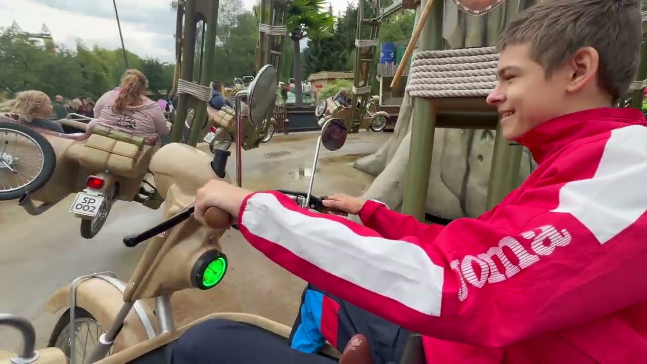 Serengeti Park = Jurassic Park! 🦕🐘 Karmimy słonie i szalejemy w parku rozrywki! 🎢