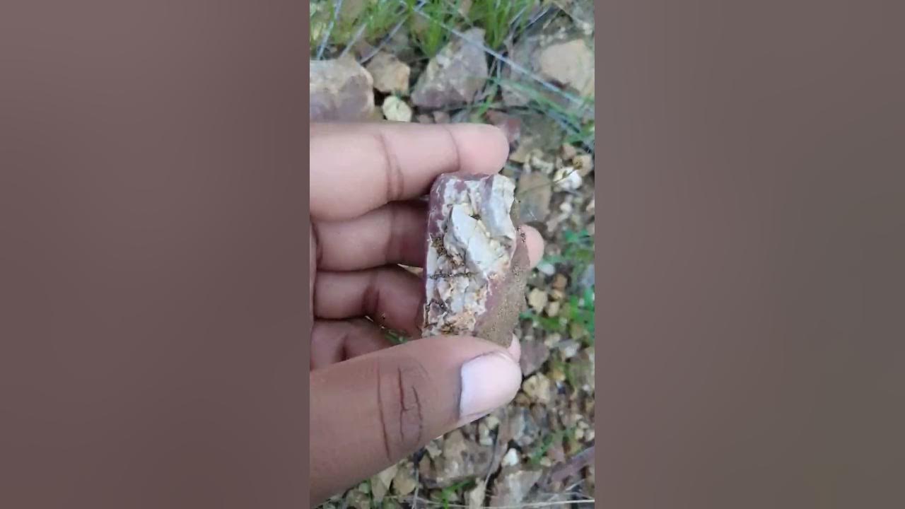 moonstone, crystal, normal colour stone hunting, rockhoundingnature