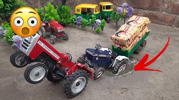 Eicher mini tractor stuck in mud with parleg pulling out JCB  mini science @rmtoys_