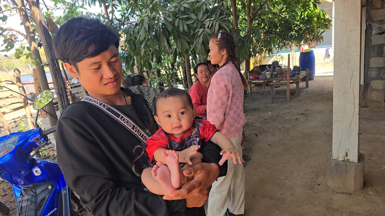 #50กว่ากิโลมาส่งดีเเทคกับเมียถึงเฮือนเเม่เฒ่าใหญ่ส่วนแม่เฒ่าน้อยยังไม่รู้ว่าลูกมาเสียงดังชวดๆใส่