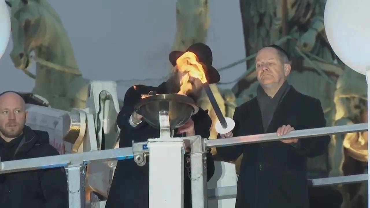 Hanukkah auf deutsch