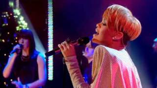 Rihanna - Russian Roulette (Live) [HD] Video #goMadridPride #Gay