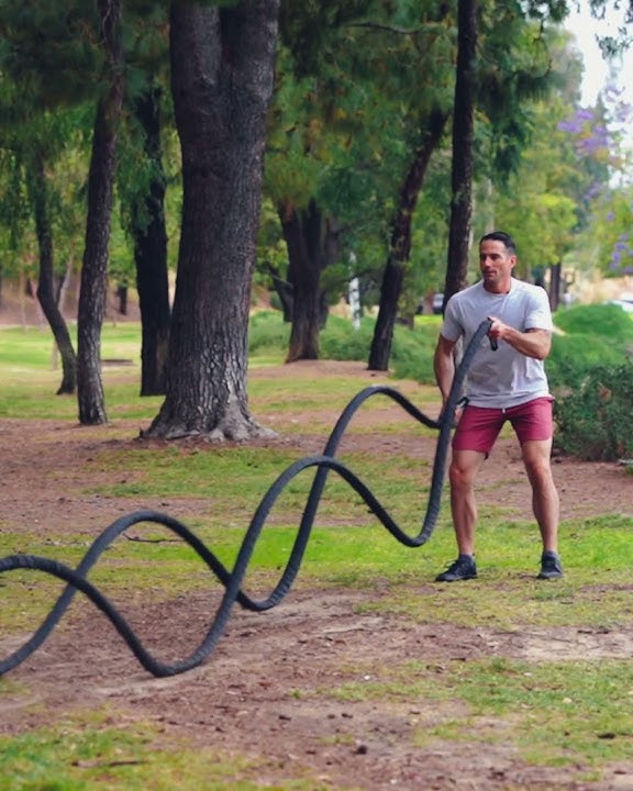 How to use Battle Ropes: Tips, Exercices, Benefits and Workouts Ideas -  BoxLife Magazine