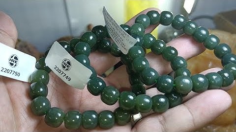 Ngọc hoa điền xanh lá rất đẹp 😍 786k 1 chiếc vòng tay có giấy kiểm định kèm theo