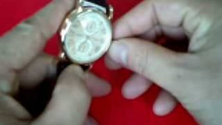 Golden Roman Numerals Quartz Watch screenshot 4