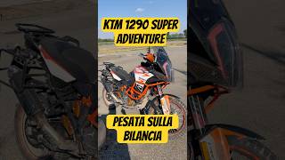 Quanto pesa realmente una KTM 1290 Super Adventure R molto accessoriata? #moto #adventurebike
