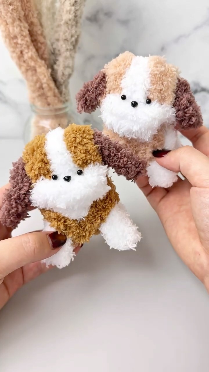 I made three different colored dogs using fluffy wire rope! 🐶 How