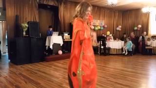 Khaleegi, Maria Immel Dancing