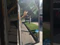 Grabber works. Peterbilt garbage side load truck. Работа мусоровоза. Петербилт.