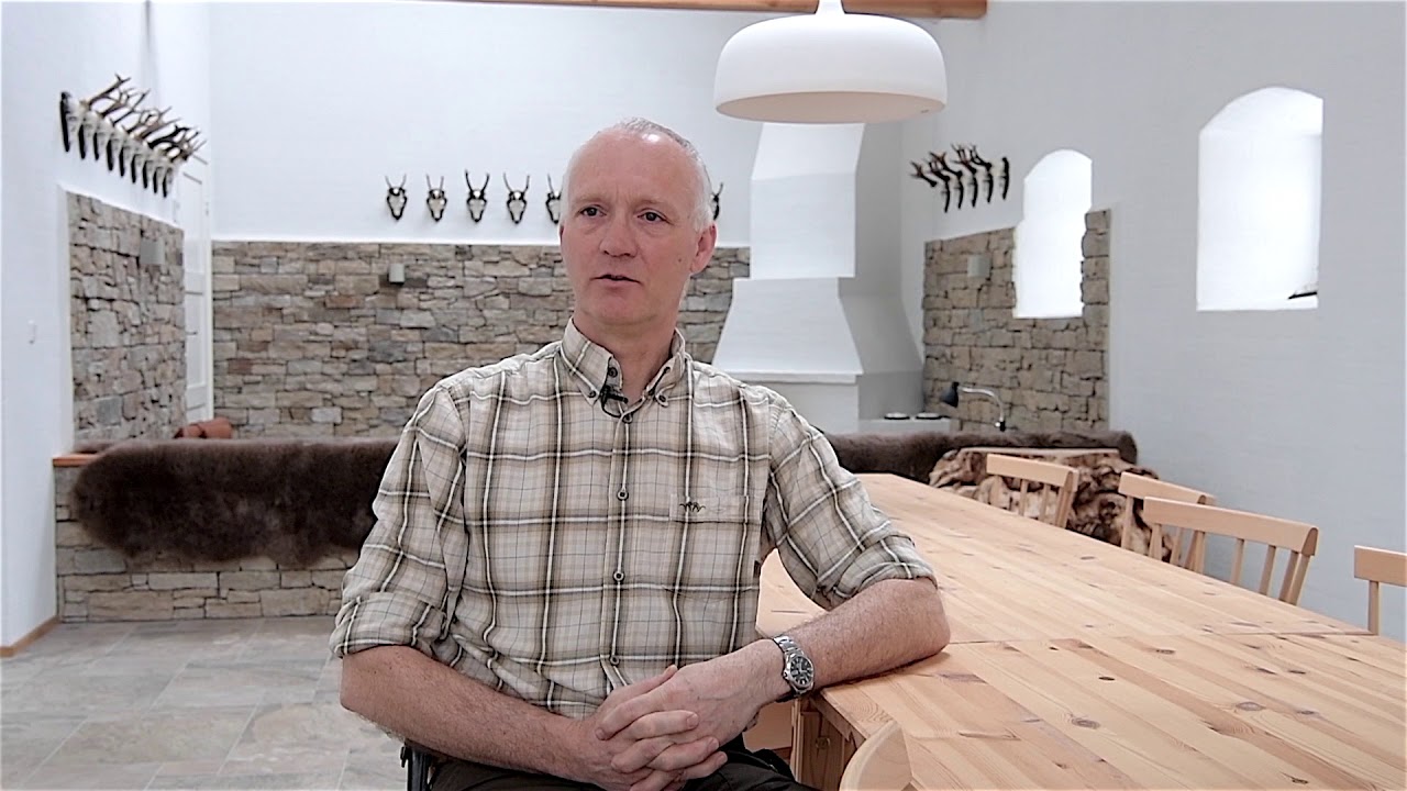 Referencevideo, Ombygning af stald til jagthytte