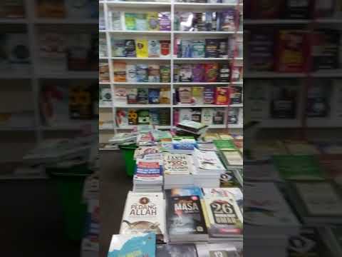 Video: 9 Kedai Buku Hebat Di AS - Matador Network