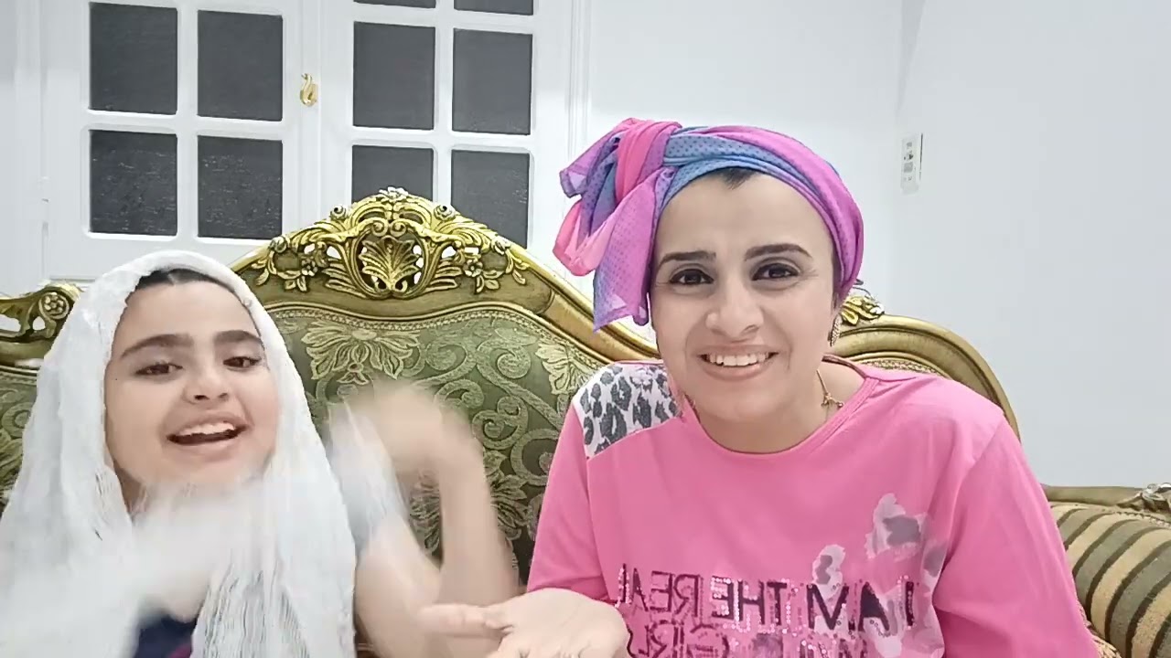 اسكتش عن التنمر طنط حكيمه وبنتها كريمه 🥰🥰🥰