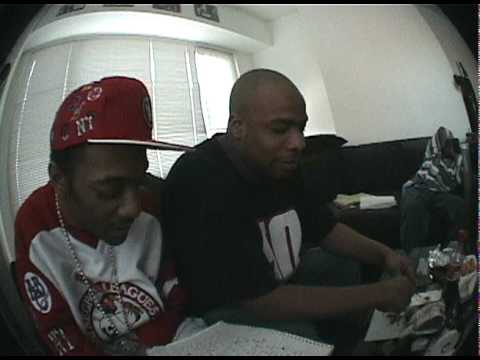 Alchemist in the studio w/ Prodigy CHEMICAL WARFARE 7.7.09 - YouTube