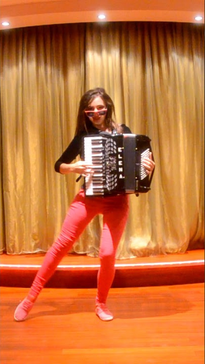Dancing accordion girl #accordion #music #cover