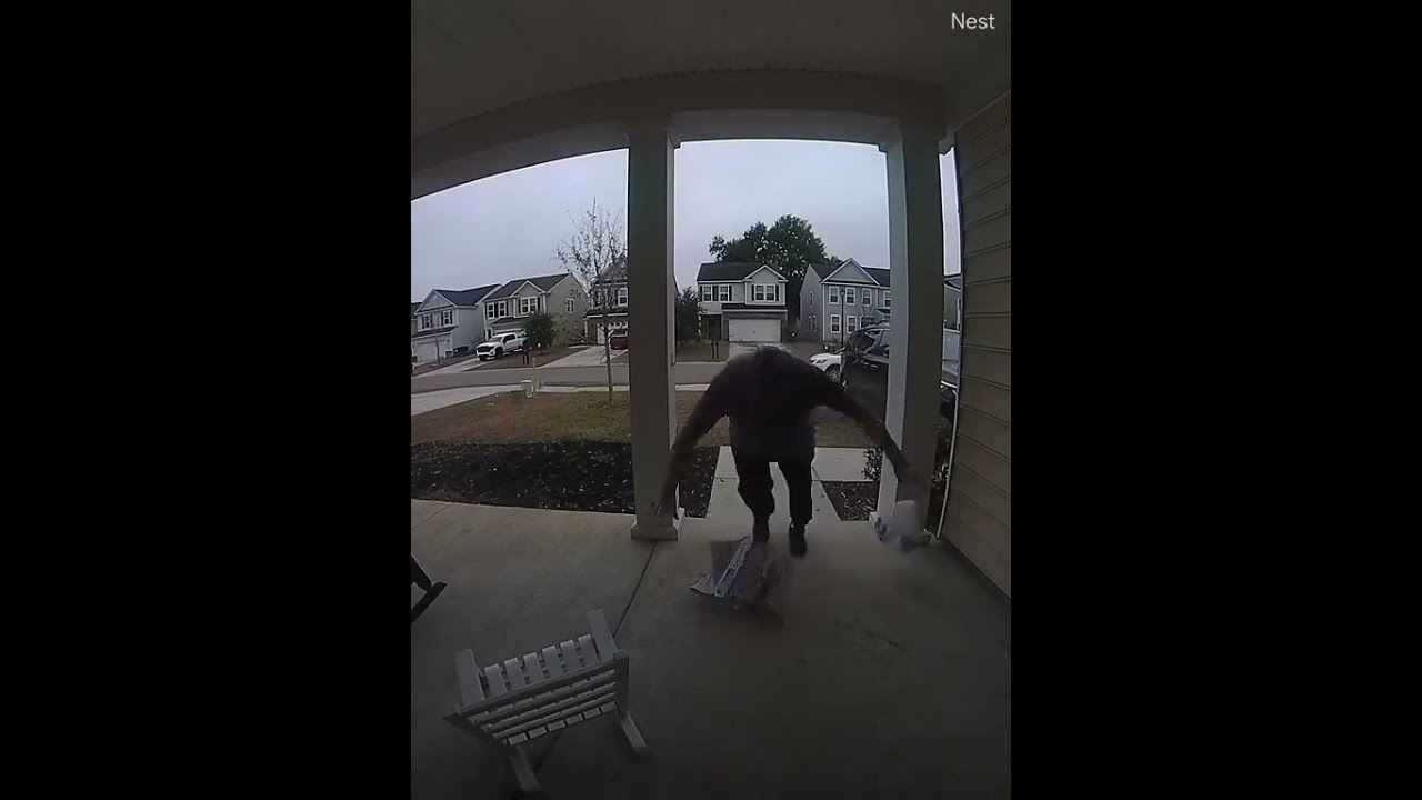 An Elderly Woman Fell Down While Delivering Dominos Pizza 