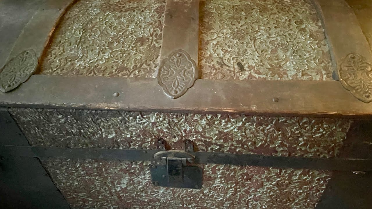 Opening My GREAT GREAT Grandmother's Trunk