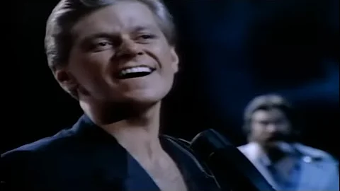 Chicago - Hard To Say I'm Sorry (Official Music Vi...