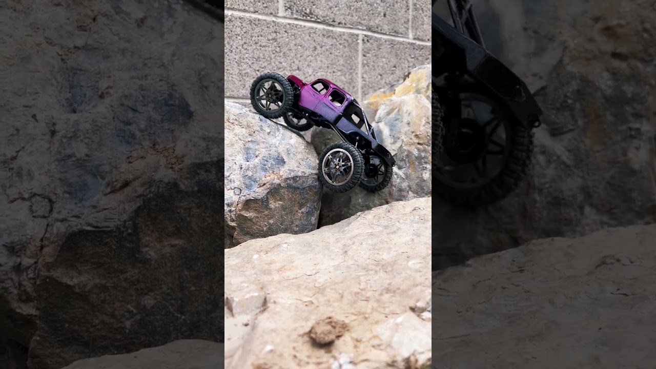 Quick test line after throwing together a little home course. #scx24 #compcrawler #hardlinekiller l