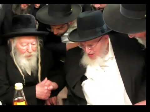עם סיום העצרת המליון נכנס כ״ק האדמו״ר מגור לראש הישיבה הגרמ׳צ ברגמן