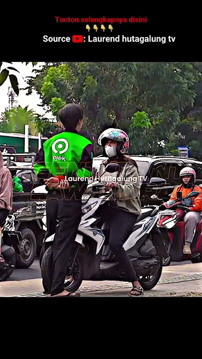 This motorcycle taxi driver stopped a selfish girl who wanted to cross the sidewalk‼️ #viral #mot...