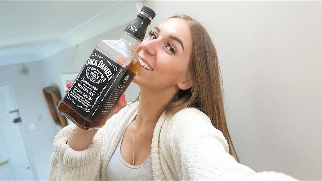 A WEEK IN MY LIFE IN LOCKDOWN VLOG | TIKTOK PANCAKE *FAIL*,MILKYBAR CHEESECAKES, HOTTUBS AND MORE