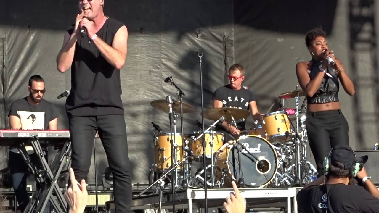 Fitz and the Tantrums - Get Right Back - RiotFest 2016 - Chicago, IL ...