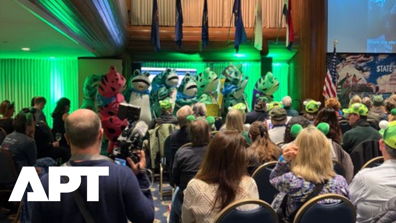 Celebrities, Lawmakers Protest Trump at ‘State of the Swamp’ Event | APT