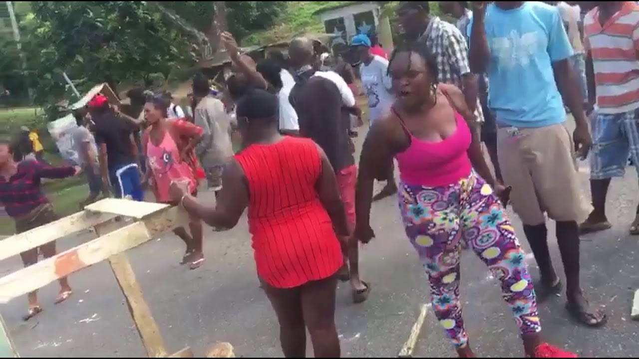 Jamaican Police Vs Residents In Riot Youtube