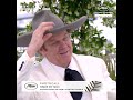 Move de cowboy, style de cowboy : John C.Reilly au photocall de Cannes 2025 !