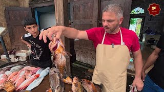 A tour of Baniyas markets, checking out prices and types of fish 😍🐟