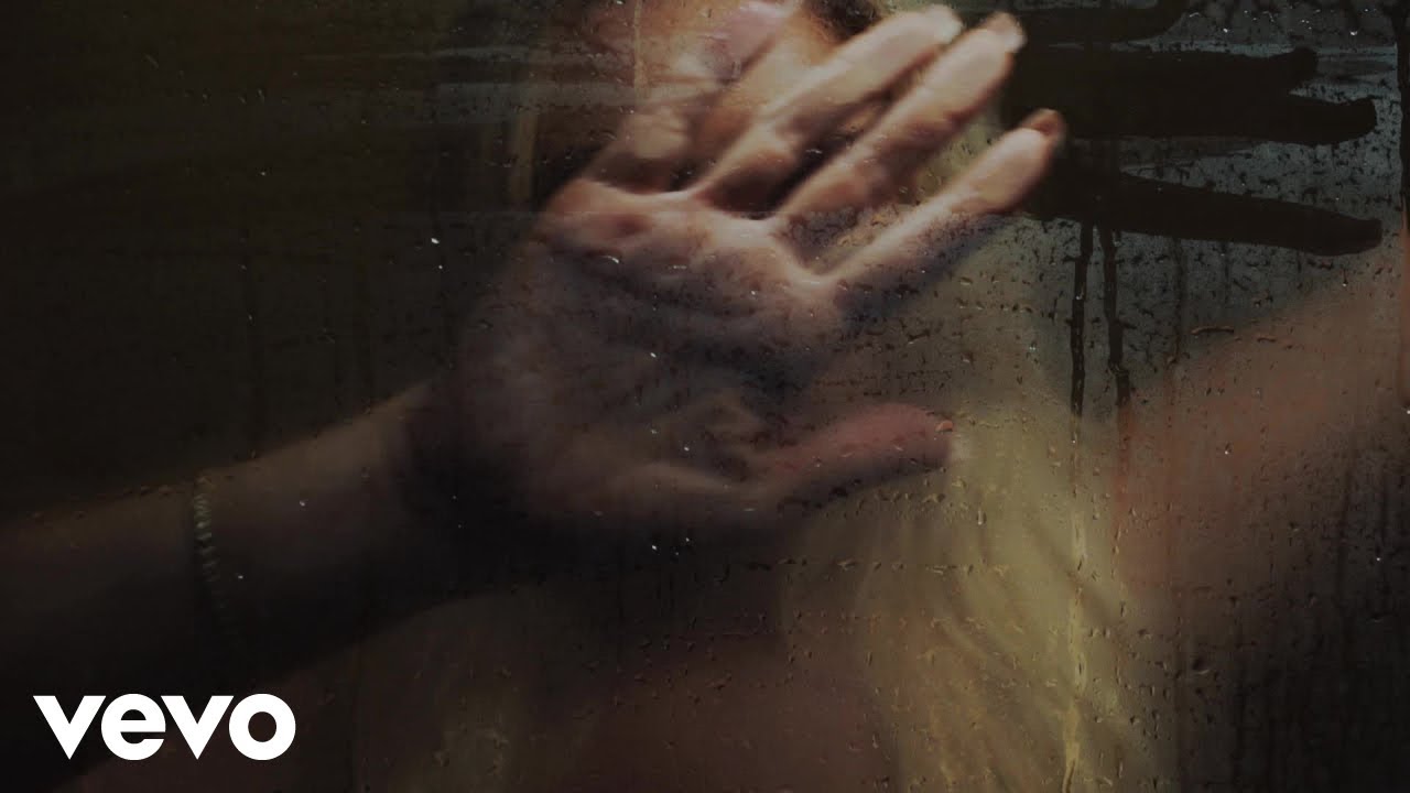 2 Pistols - Fantasy ft. Sutton