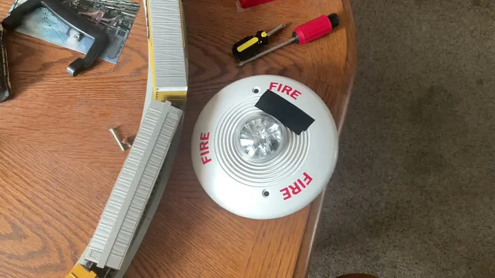 System Sensor SpectrAlert Classic Ceiling Mount Horn/Strobe White